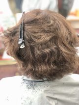 自然な丸みと柔らかさを重視した 大人のための酸性縮毛矯正を行っています。