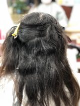 無理に伸ばさない。 髪を傷ませない。 大人女性のための酸性縮毛矯正。