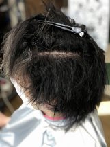 ・朝のセットが決まらない ・湿気で広がる ・清潔感が出ない 宇都宮で くせ毛に悩む男性へ