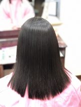 ☑ 朝のアイロンを減らしたい ☑ 湿気で広がる ☑ 縮毛矯正で失敗した経験がある くせ毛のお悩み