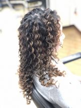 【ロングヘアのハイライト。パーマは無理だと諦めていませんか？】