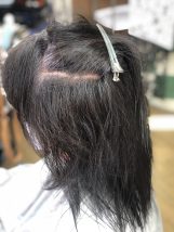 「毎朝30分早く起きて必死にアイロンしている…」「せっかくセットしたのに、家を出たら一瞬でうねる